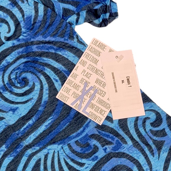 LuLaRoe Batik Waves Classic T XL NEW Blue Navy Ocean Women Short Sleeve Tee Top - Picture 2 of 8